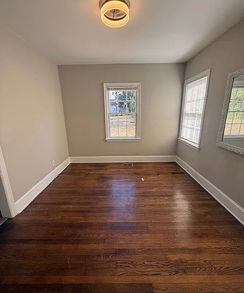 483 Peronneau St — Photo 1