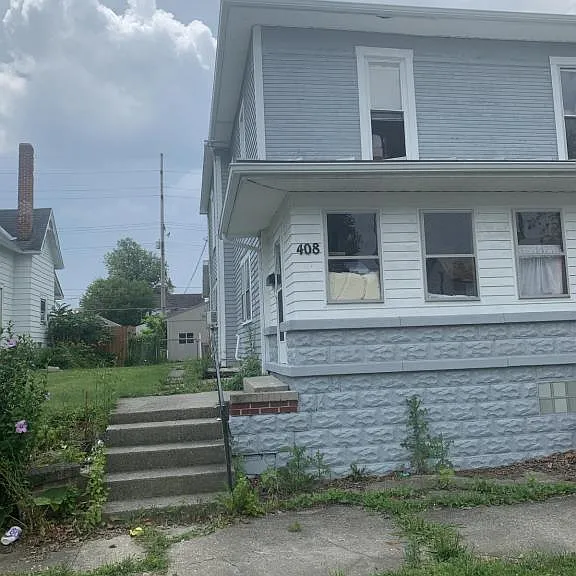 408 E North St — Photo 1