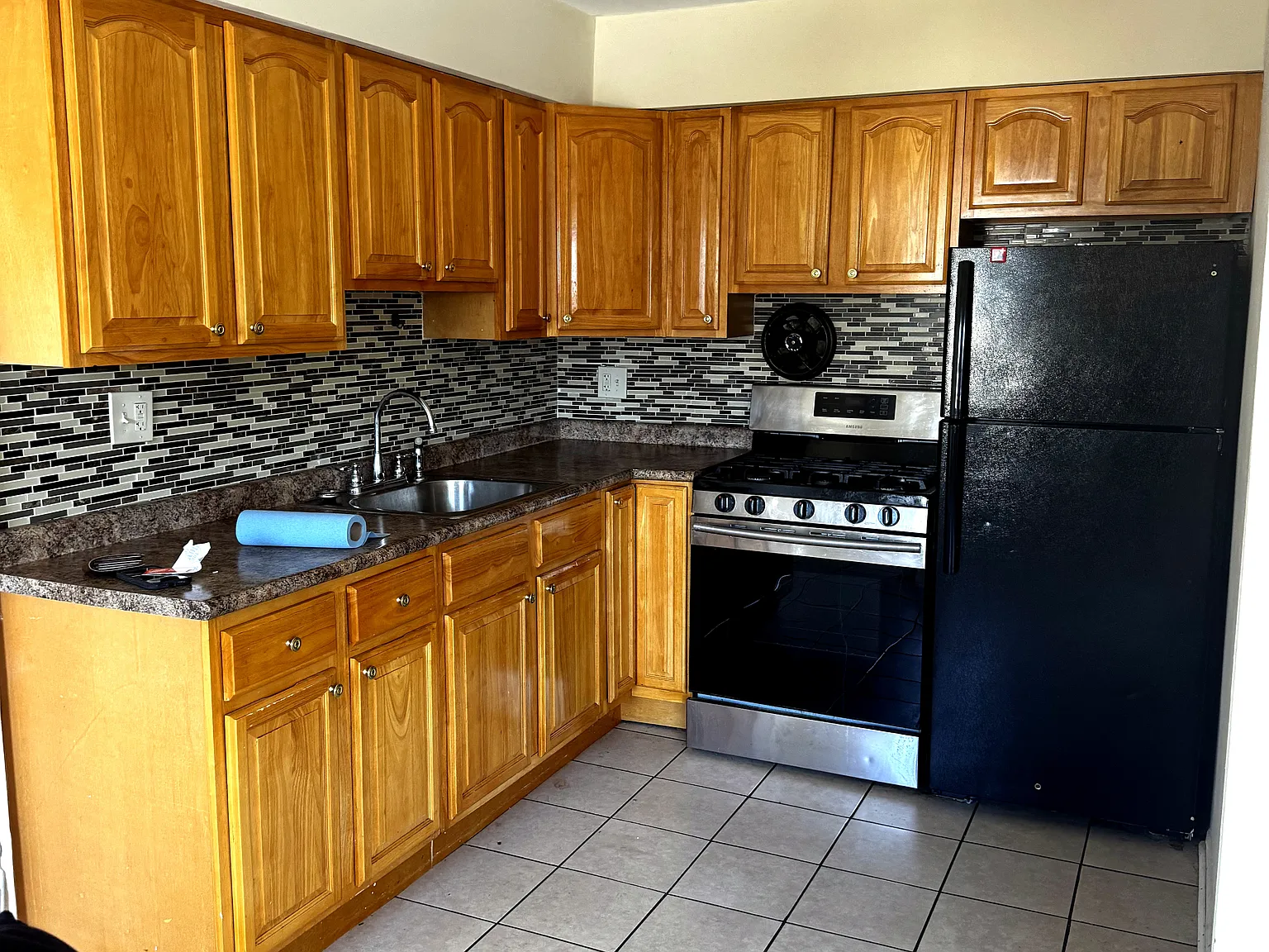 2 bed, 1100 sqft, $1,600 — Photo 2
