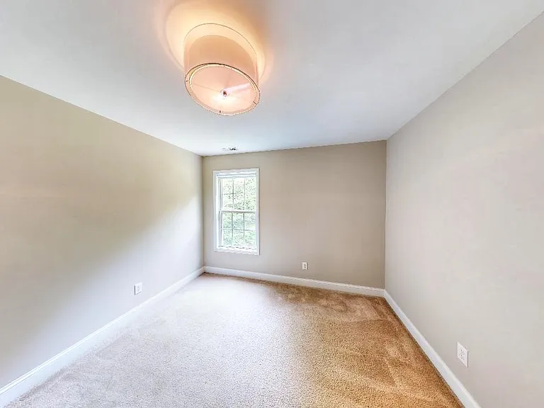425 New Parkside Dr — Photo 44