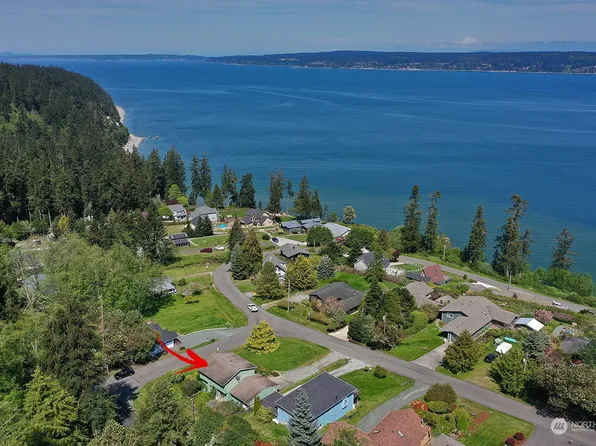 2260 Cranes Landing Drive, Greenbank, WA 98253