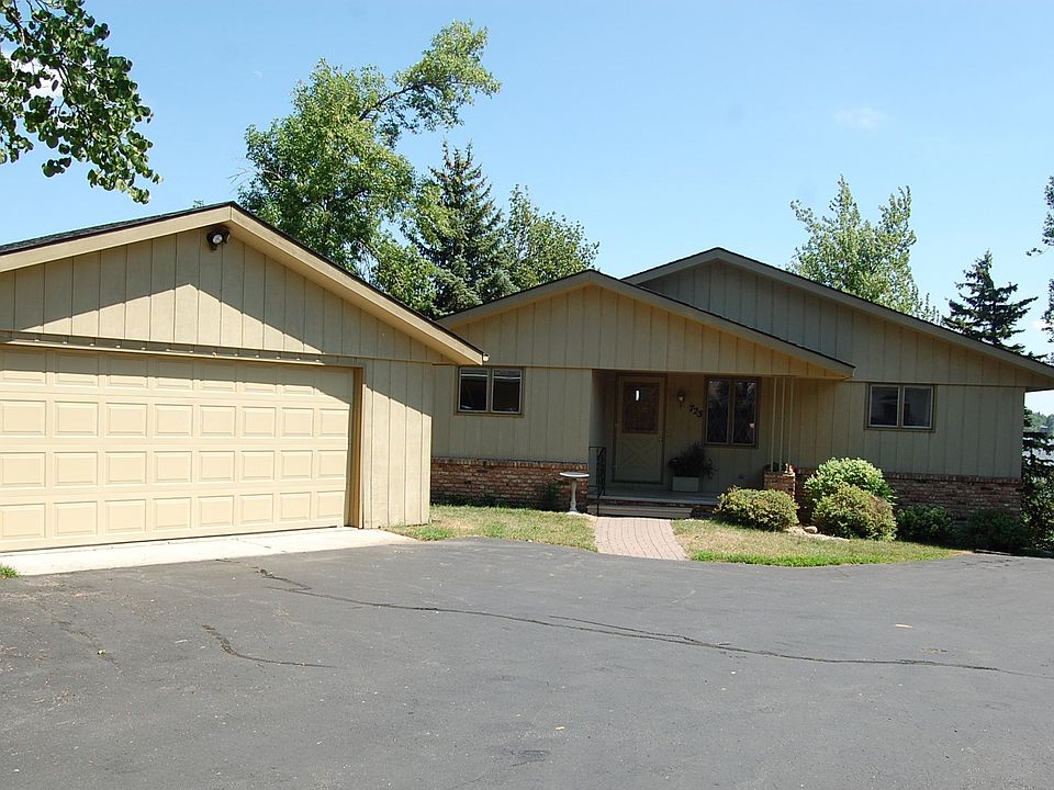1st image of 725 W Lake Ave