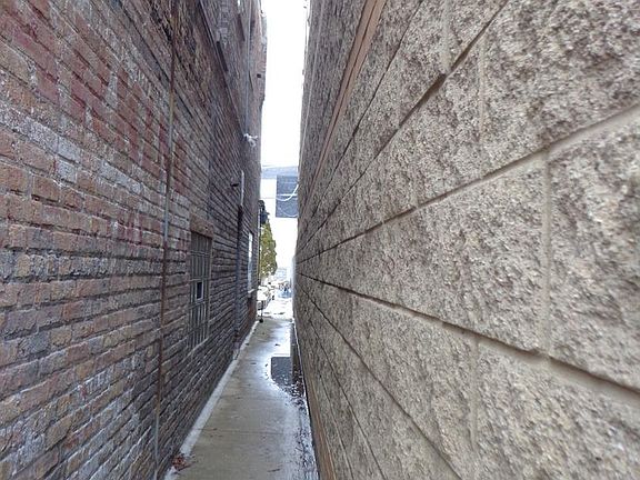 3rd image of 3654 N Cicero Ave