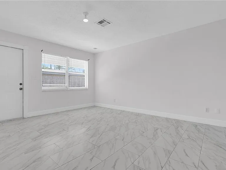 5455 10th Ave #5457 — Photo 3