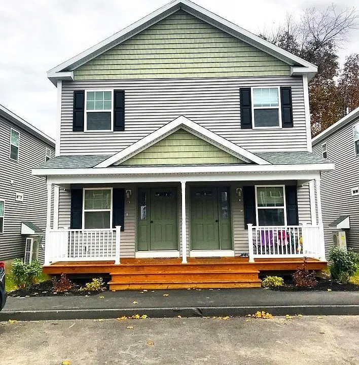 90 Sterling St