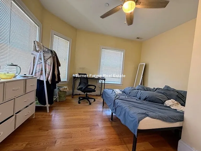 118 Holland St — Photo 13