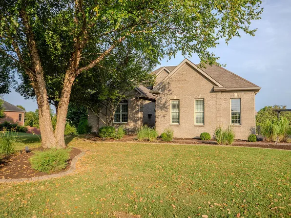 916 Country Oaks Dr, Richmond, KY 40475