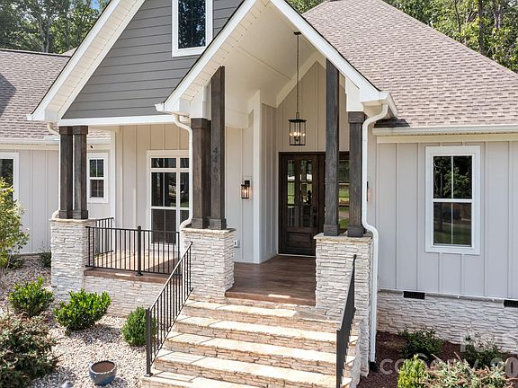 3rd image of 4465 Brancer Ln