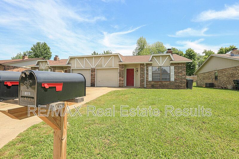 1st image of 815 S 28th St