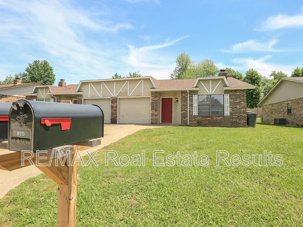 815 S 28th St, Rogers, AR 72758