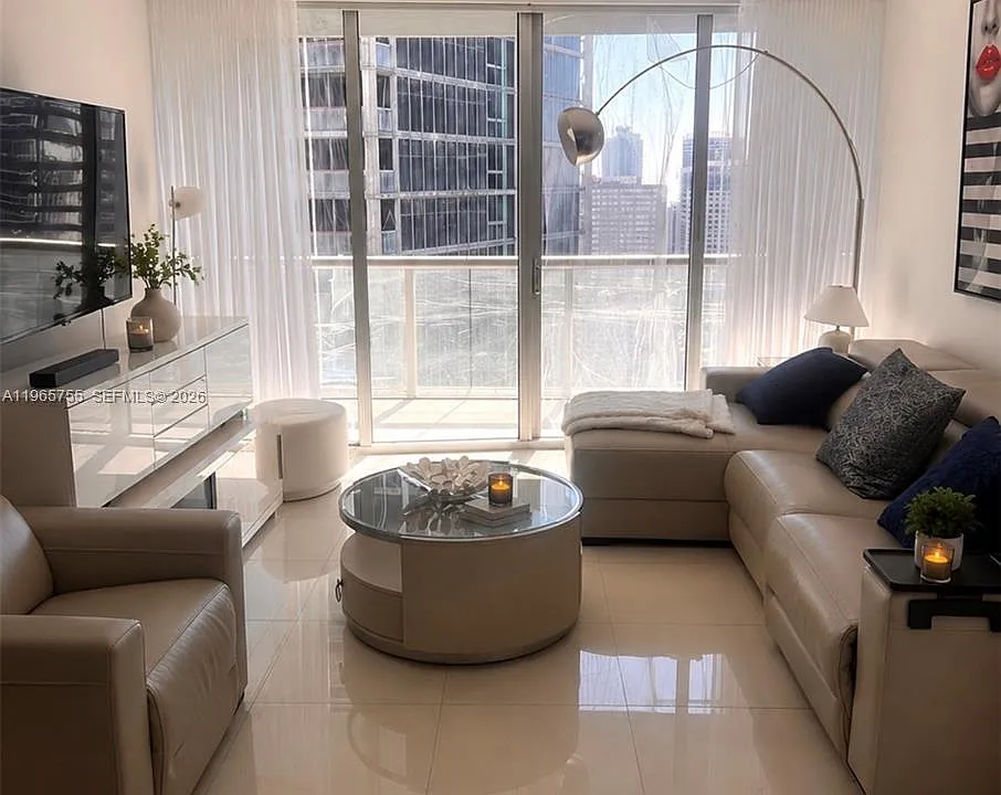 475 Brickell Ave #3613