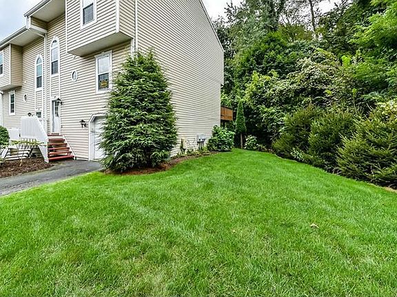 2nd image of 419 Redwood Ct
