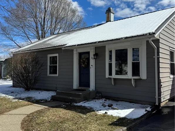 21 Pine Cir, Horseheads, NY 14845