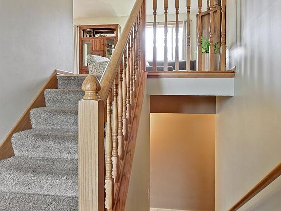 5th image of 816 Martingale Dr