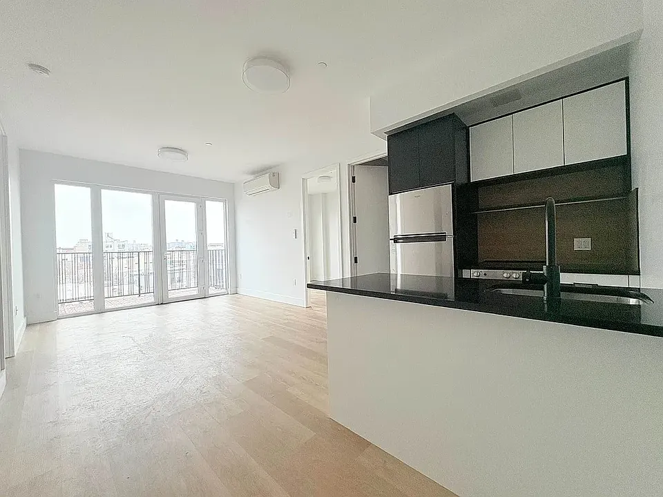 141 Frost St #4D