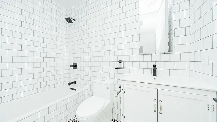 Rented by Nooklyn NYC LLC | media 12