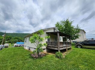 1205 Ash St W, La Follette, TN 37766