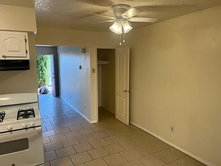 1105 Chelwood Park Blvd NE — Photo 29