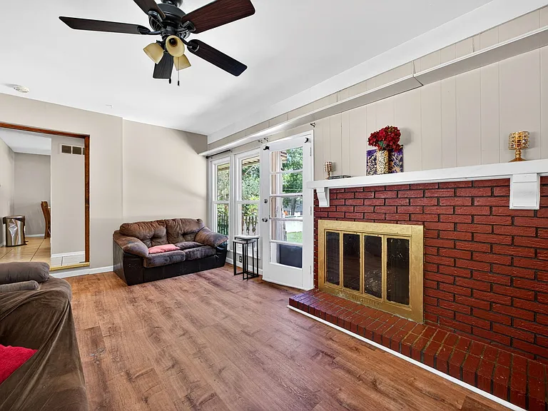 1141 Villaview Dr — Photo 16