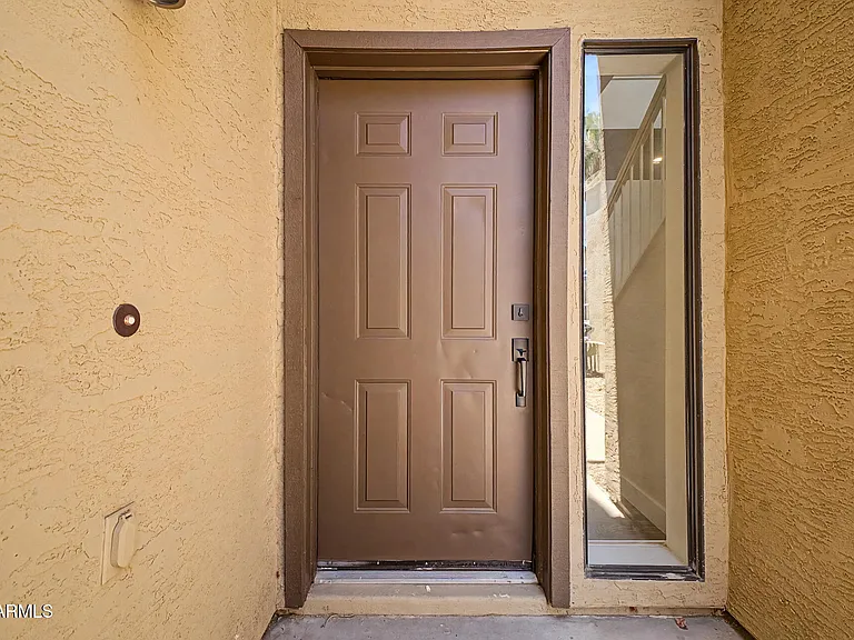 2084 N Sunset Dr — Photo 4