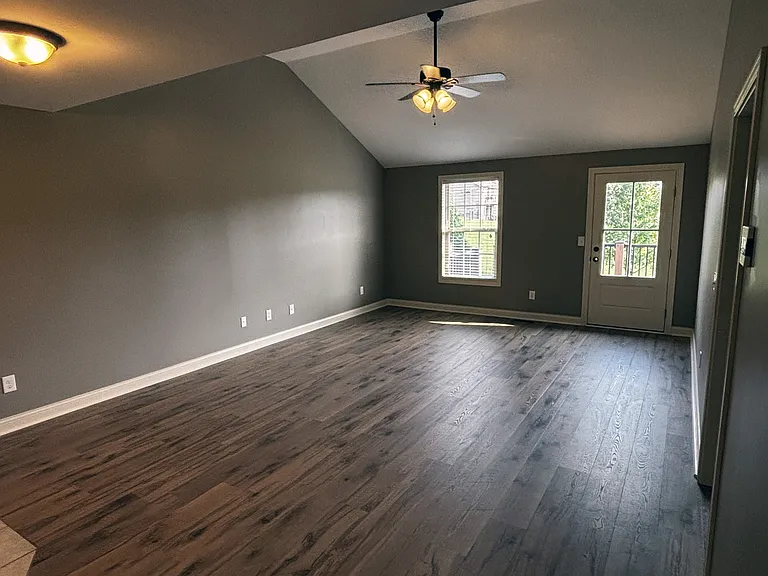 6051 Lauren Ln — Photo 6