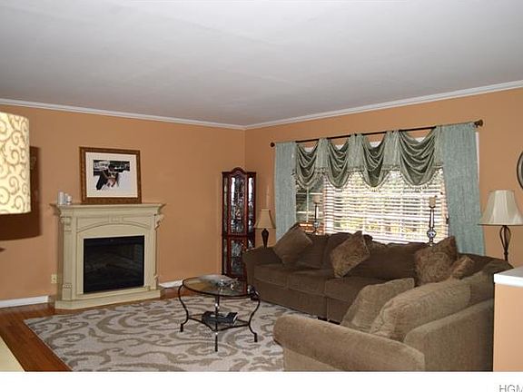 4th image of 8 Acacia Dr