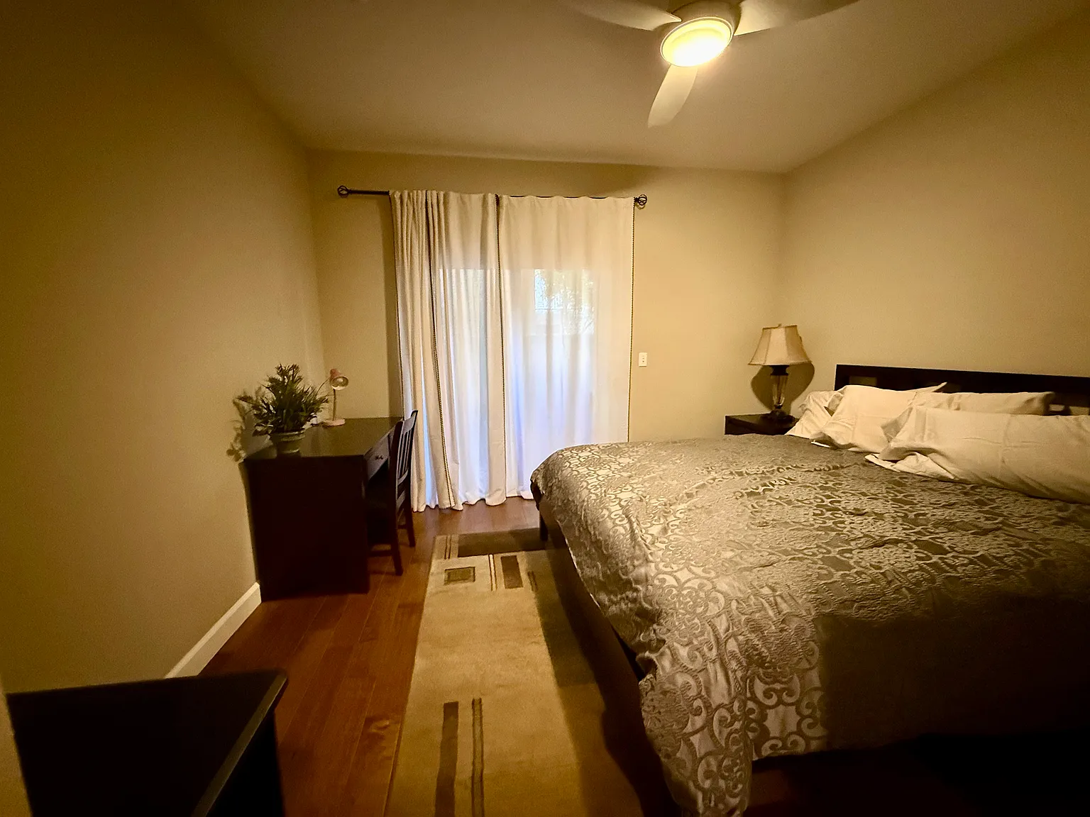 2 bed, 1078 sqft, $5,300 — Photo 4