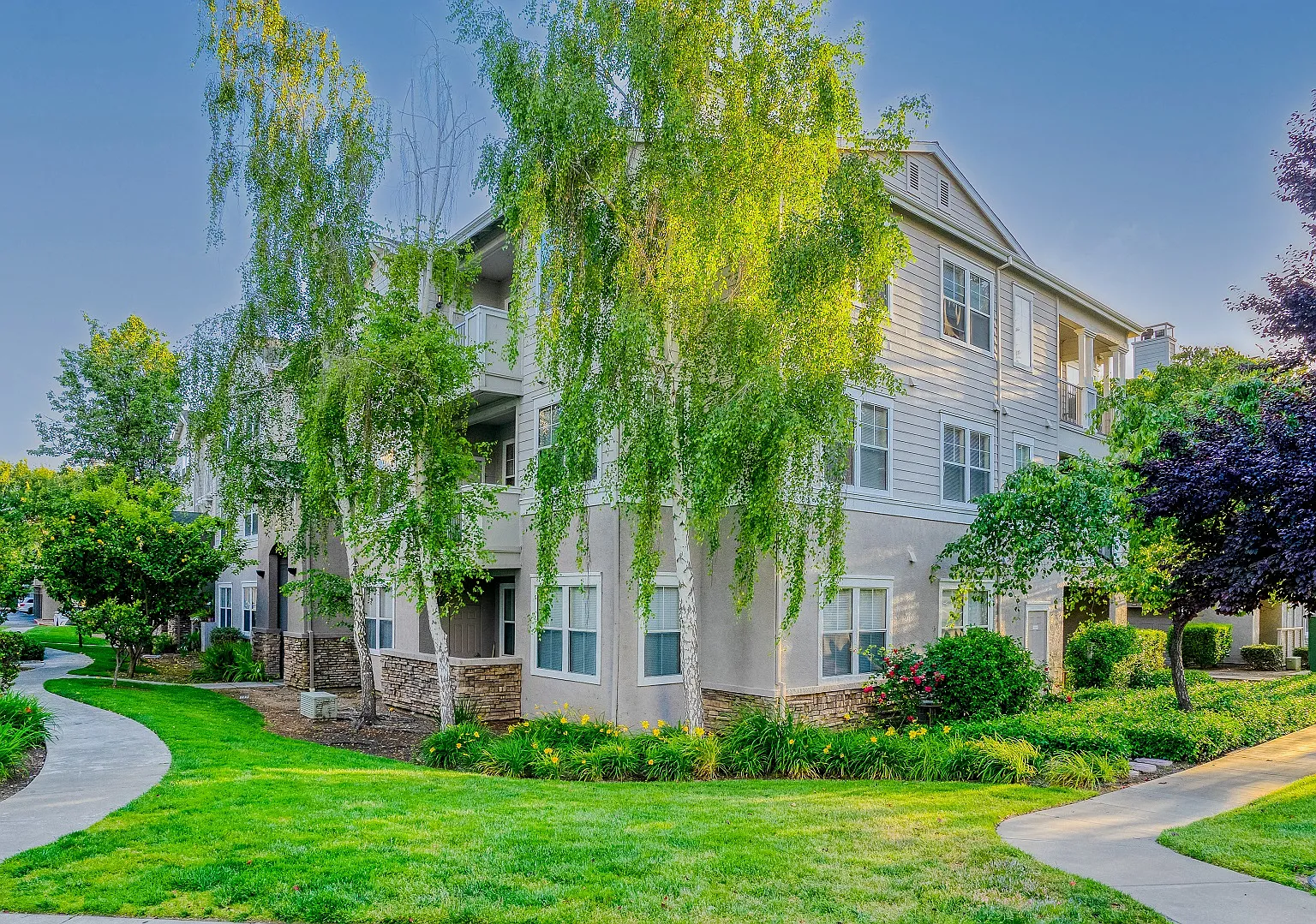 The Estates at Park Place — Photo 1