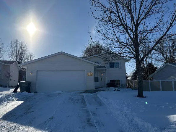1058 7th Ave NW, Hutchinson, MN 55350