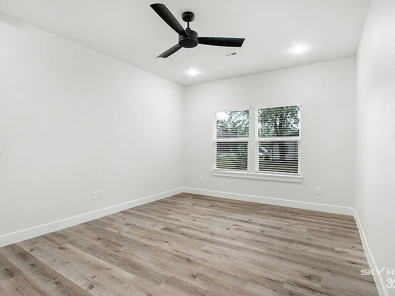 187 Main St — Photo 14
