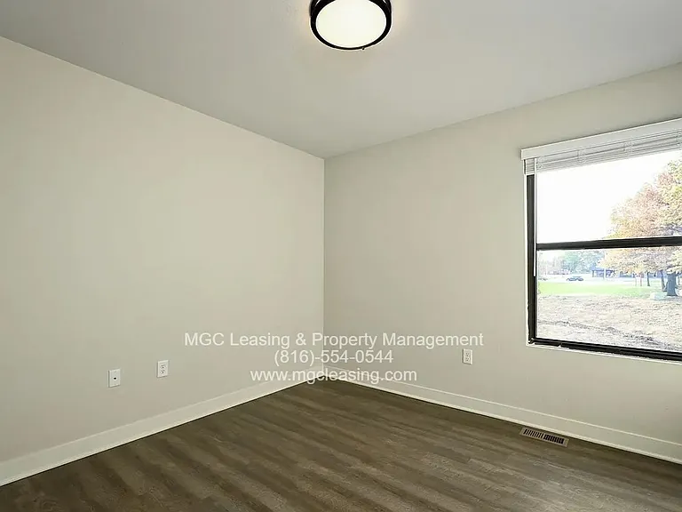 267-277 Persimmon Rd — Photo 9