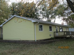 1802 Curtis Ave, Chariton, IA 50049