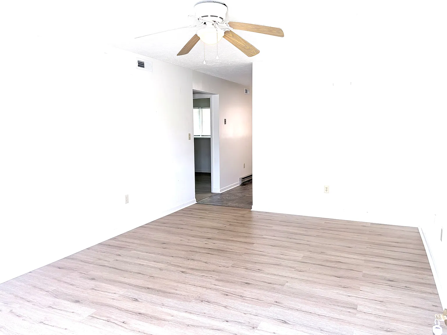 2 bed, 800 sqft, $900 — Photo 4