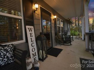 184 Pisgah Shadows Rd, Penrose, NC 28766