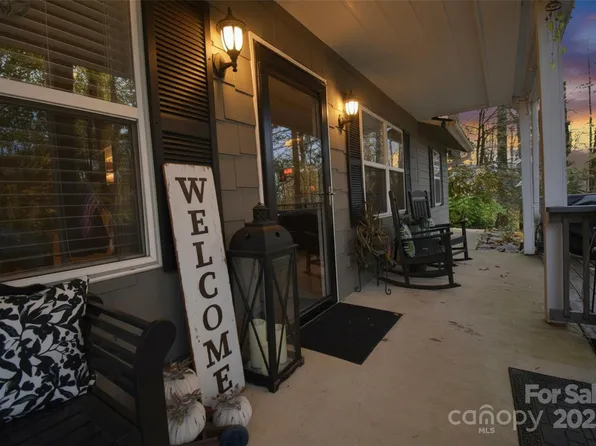 184 Pisgah Shadows Rd, Penrose, NC 28766