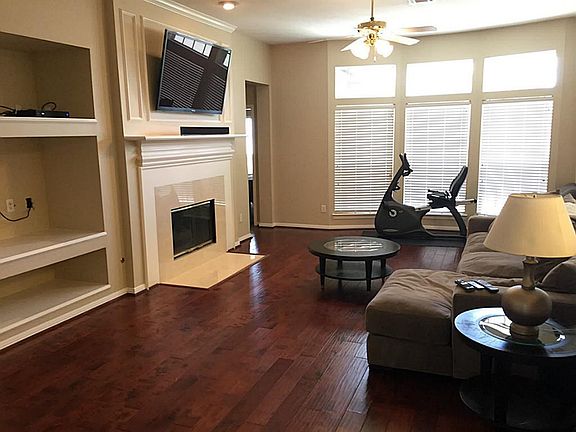 2nd image of 2902 Autumn Creek Dr