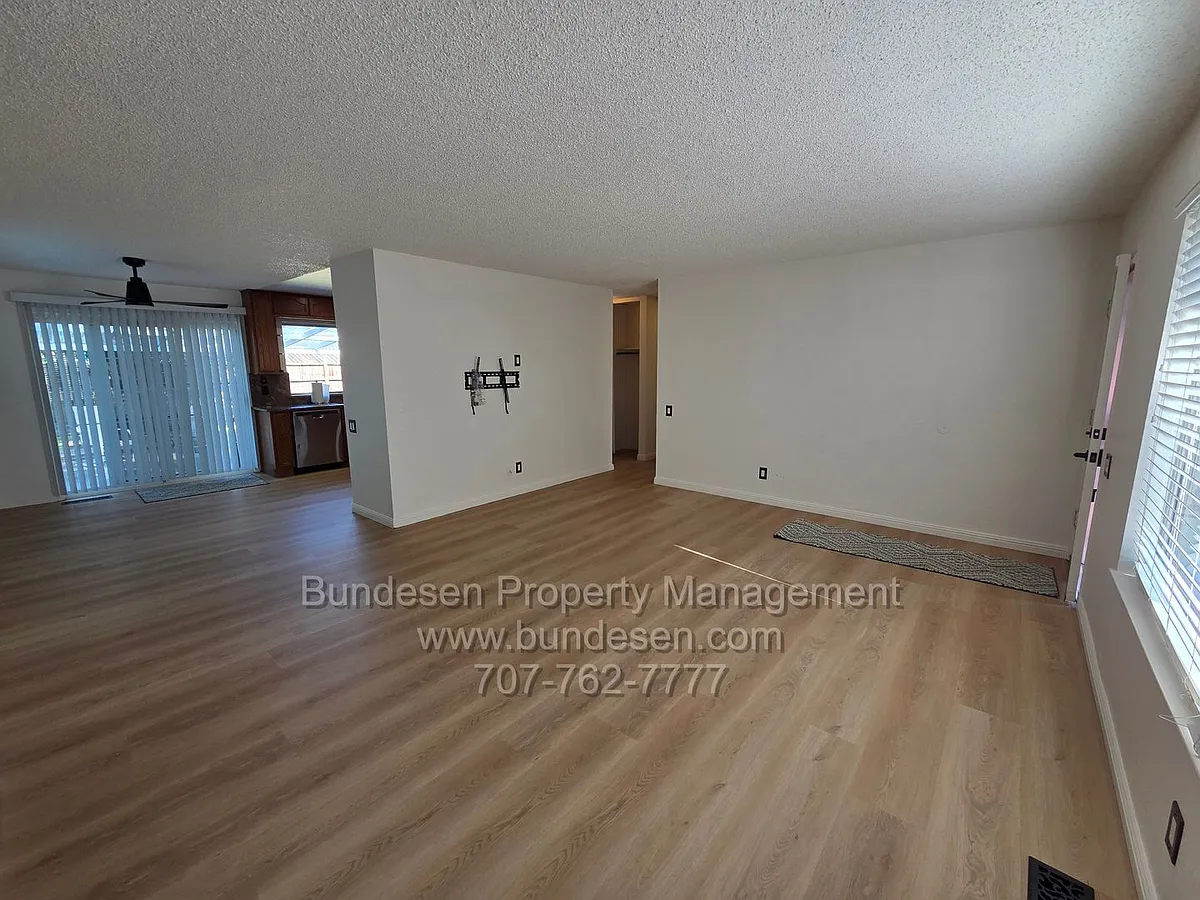 Building Photo - 8545 Liman Way