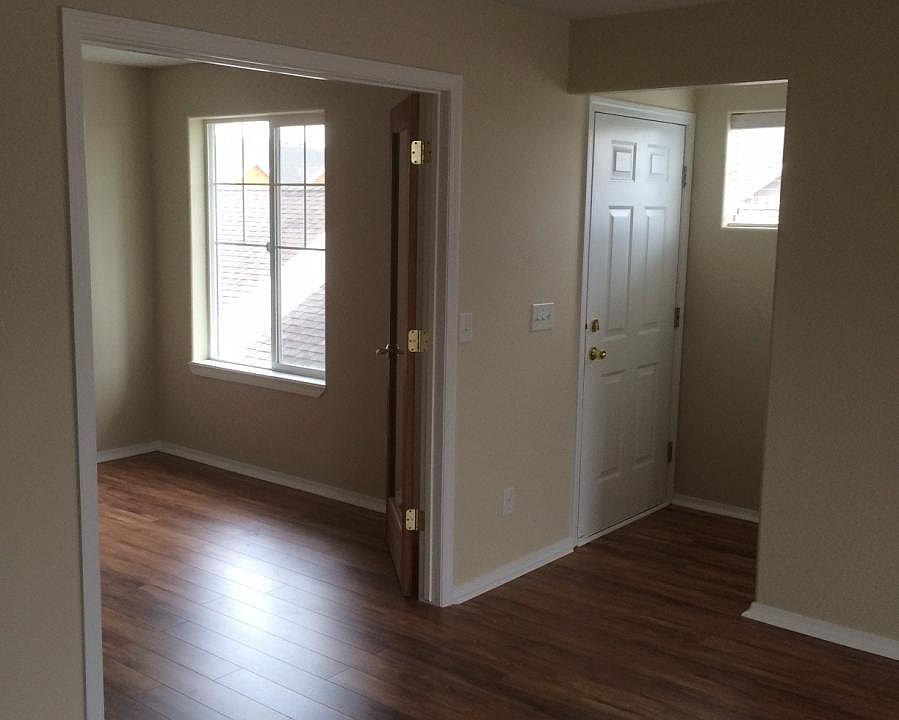 1st image of 893 Forestglen Dr APT H
