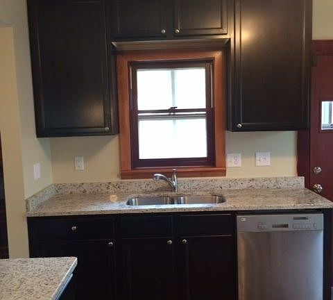 3rd image of 1020 Grand Ave