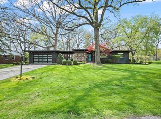 9155 N Timber Ln, Peoria, IL 61615