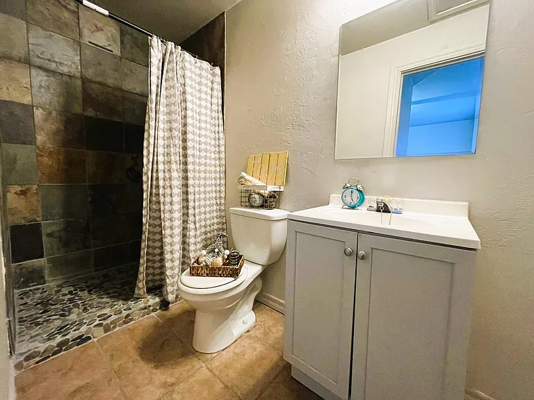 6505 S Phillips Ave — Photo 16