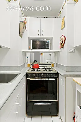 Rented by Corcoran | media 48