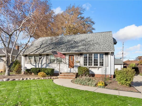 73 E Dartmoor Ave, Seven Hills, OH 44131