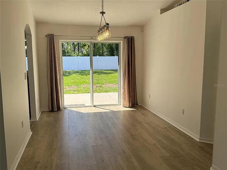 2 Upland Pl — Photo 13