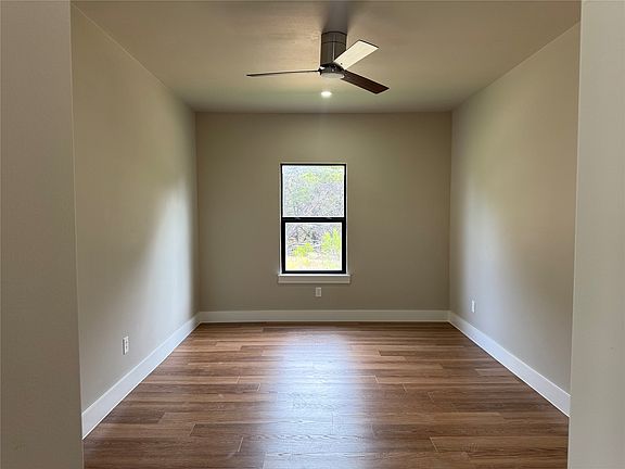 3rd image of 4024 Life Dr