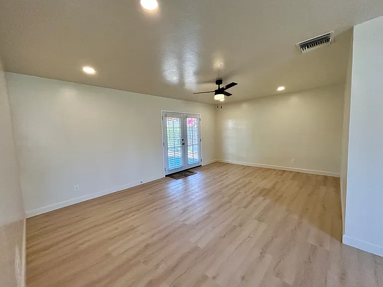 4034 E Buckingham Way — Photo 4