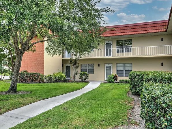 75 Royal Oak Ct APT 206