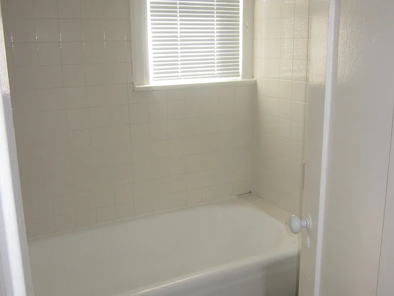 812 N Detroit St #812 — Photo 9