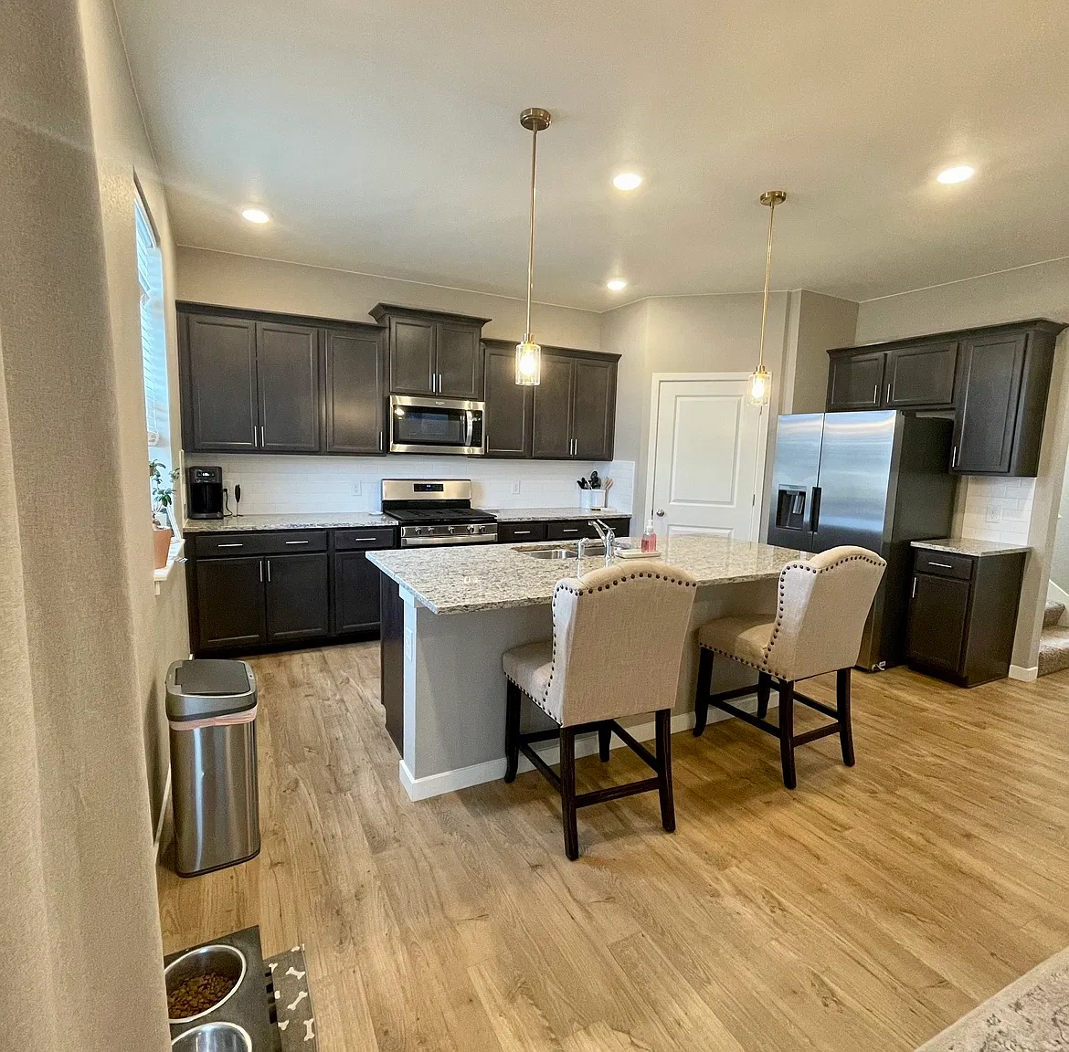 5 bed, 3.5 bath, 3314 sqft, $3,550 — Photo 4