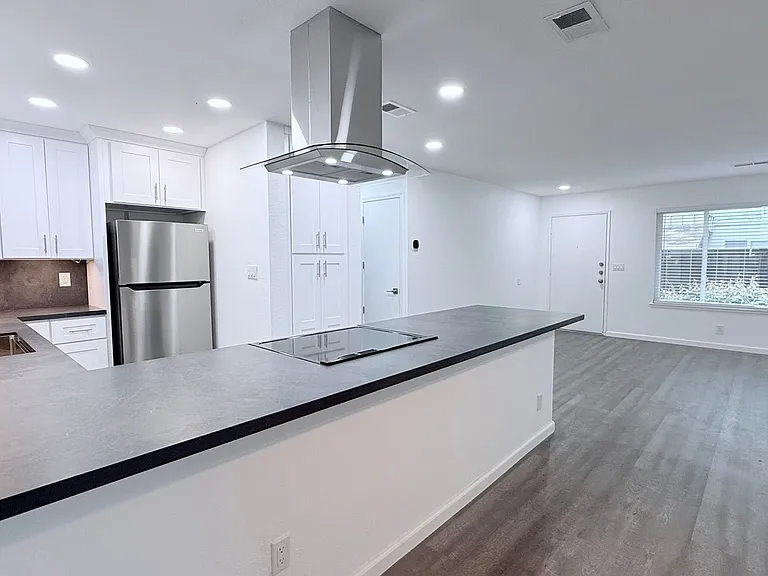 481 Carillo Ct — Photo 12